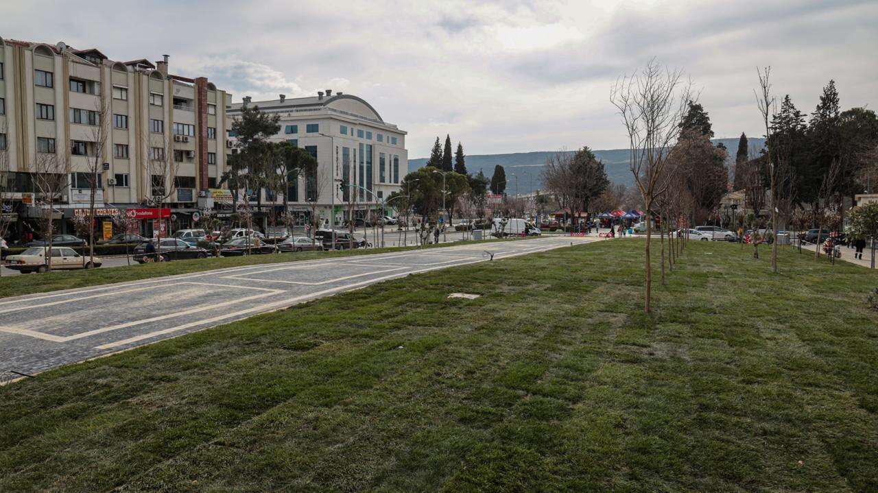Yıkılan Orgeneral Mustafa Muğlalı İşhanı Alanında Çevre Düzenlemesi Yapıldı 3